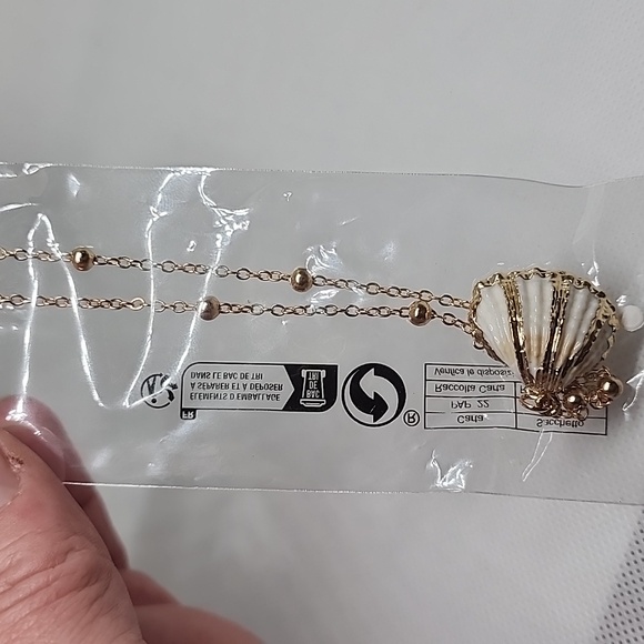 Shell Necklace 🐚 - Picture 5 of 7